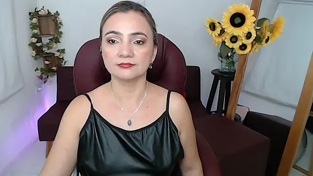 Snapshot of ana_milf chatting on 06/27/26, 03:17 ana milf online show from 06/27/26, 03:17