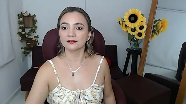 Snapshot of ana_milf chatting on 07/07/26, 10:41 ana milf online show from 07/07/26, 10:41