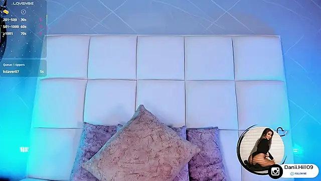 danii hill  online show from 10/22/25, 04:46