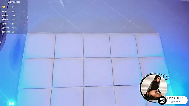 danii hill  online show from 10/27/25, 04:05