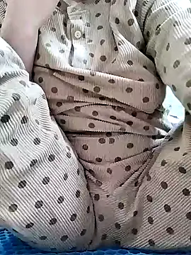 Snapshot of Mie610 chatting on 12/26/24, 07:56 Mie610 online show from 12/26/24, 07:56