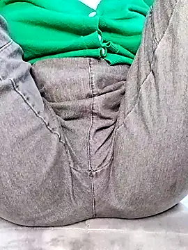 Snapshot of Mie610 chatting on 02/18/25, 02:59 Mie610 online show from 02/18/25, 02:59