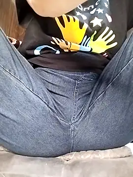 Snapshot of Mie610 chatting on 03/13/25, 11:38 Mie610 online show from 03/13/25, 11:38