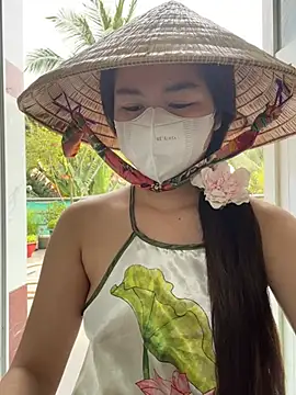 BabyThree  online show from 02/08/25, 07:15