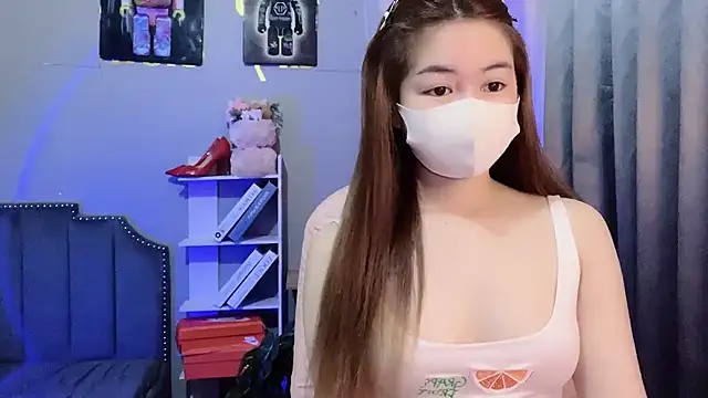 BabyThree  online show from 10/05/25, 08:45