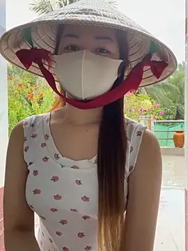 BabyThree  online show from 11/13/25, 08:24