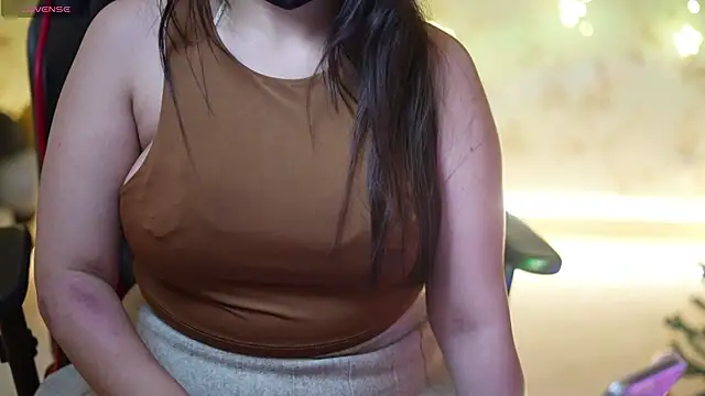 Snapshot of only_aleesha chatting on 12/27/24, 05:37 only aleesha online show from 12/27/24, 05:37