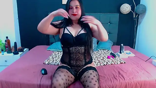 mia xx1 online show from 11/15/25, 04:10