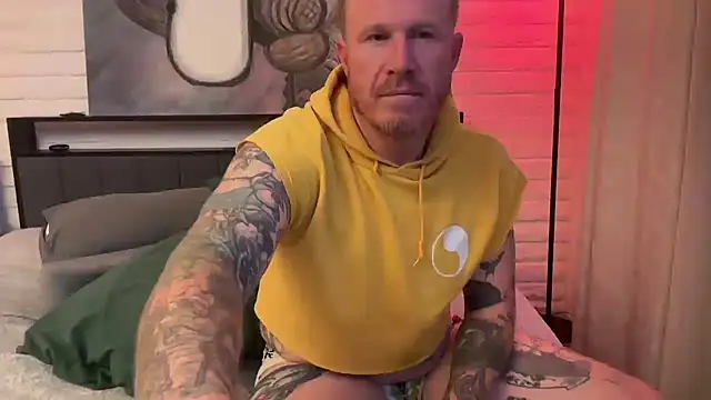 Snapshot of JeffJocc chatting on 11/11/25, 05:51 JeffJocc online show from 11/11/25, 05:51