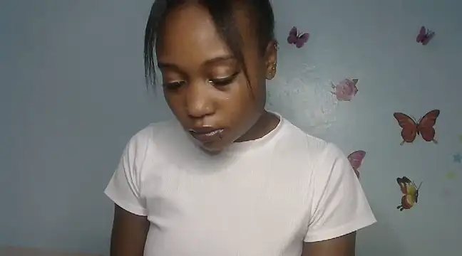 laetitia  online show from 03/06/25, 01:46