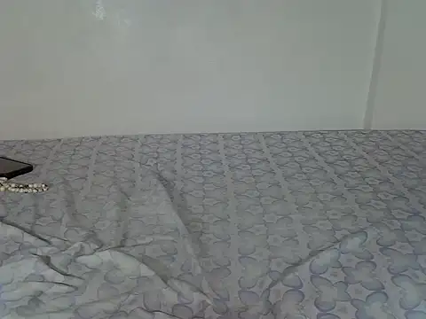 laetitia  online show from 03/04/26, 03:18