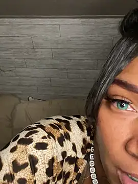 CUMQUEEN-XXX69 online show from 09/23/25, 06:49