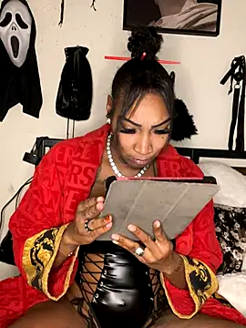 CUMQUEEN-XXX69 online show from 12/01/25, 02:16