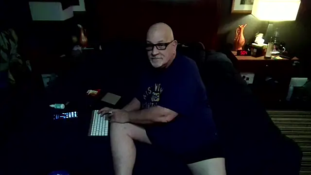 Snapshot of --JimmyJamzs-- chatting on 12/19/25, 10:06 --JimmyJamzs-- online show from 12/19/25, 10:06