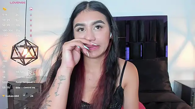 Snapshot of Zayda_1 chatting on 01/28/25, 11:07 Zayda 1 online show from 01/28/25, 11:07