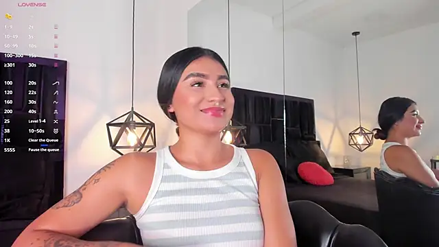 Snapshot of Zayda_1 chatting on 01/30/25, 06:10 Zayda 1 online show from 01/30/25, 06:10