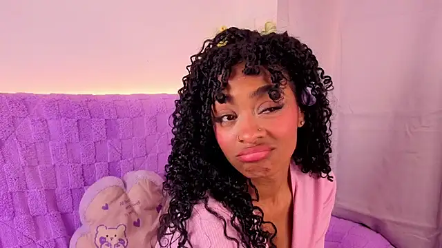 Snapshot of Heily_Fox chatting on 02/06/26, 06:29 Heily Fox online show from 02/06/26, 06:29