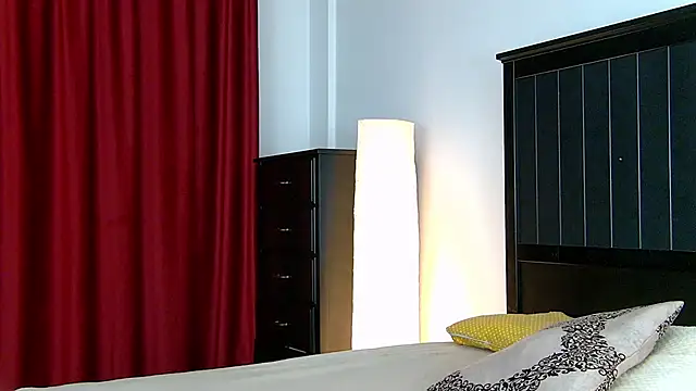 Yanira Muslim online show from 11/18/25, 05:12