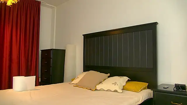 Yanira Muslim online show from 04/04/26, 03:49