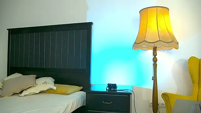 Yanira Muslim online show from 04/17/26, 04:04