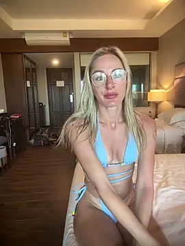 Liana Lou online show from 04/02/26, 06:55