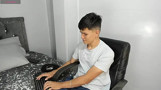 Snapshot of Jacobb_Lee chatting on 12/27/24, 07:35 Jacobb Lee online show from 12/27/24, 07:35