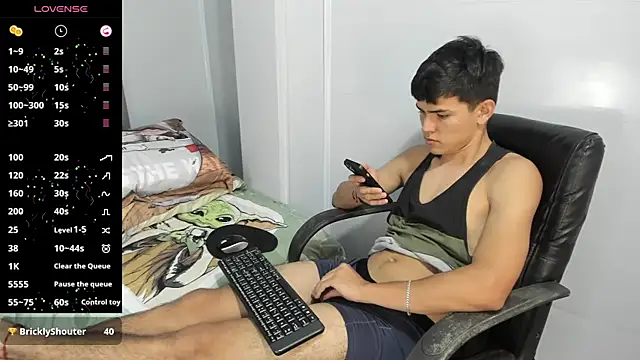 Snapshot of Jacobb_Lee chatting on 01/15/25, 11:51 Jacobb Lee online show from 01/15/25, 11:51