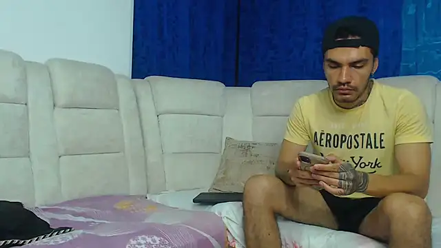 Hot Sharks  online show from 03/03/26, 07:58