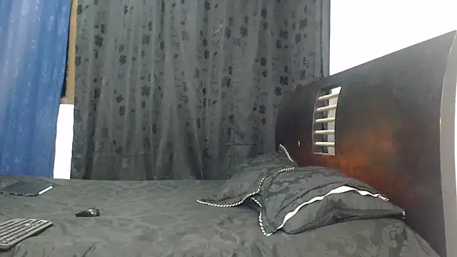 Hot Sharks  online show from 03/18/26, 07:11