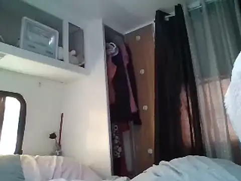 Snapshot of allissonw13 chatting on 02/21/25, 04:37 allissonw13 online show from 02/21/25, 04:37