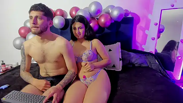 Snapshot of Ari_and_loggan chatting on 01/12/25, 12:07 Ari and loggan online show from 01/12/25, 12:07