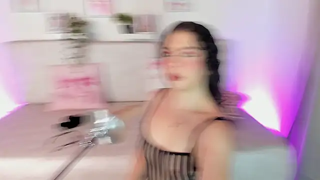 Snapshot of Malka_Burning chatting on 02/20/25, 08:25 Malka Burning online show from 02/20/25, 08:25