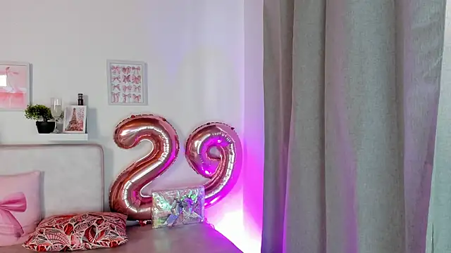 Snapshot of Malka_Burning chatting on 03/02/25, 09:11 Malka Burning online show from 03/02/25, 09:11