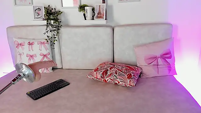 Snapshot of Malka_Burning chatting on 03/11/25, 02:32 Malka Burning online show from 03/11/25, 02:32