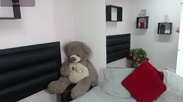 Snapshot of eva_doshi chatting on 03/20/25, 01:24 eva doshi online show from 03/20/25, 01:24