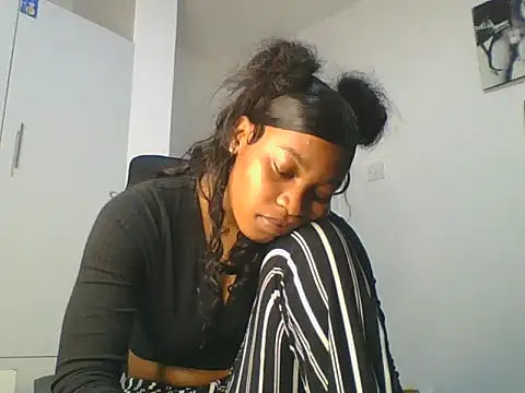 Snapshot of _Becky002 chatting on 07/06/26, 05:37 Becky002 online show from 07/06/26, 05:37