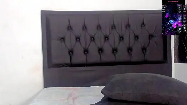 kriixtybrown online show from 02/22/25, 09:48