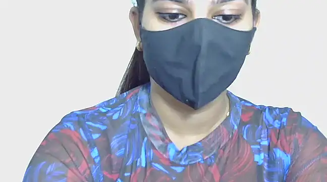 Snapshot of sparkling_queen chatting on 03/14/25, 02:20 sparkling queen online show from 03/14/25, 02:20