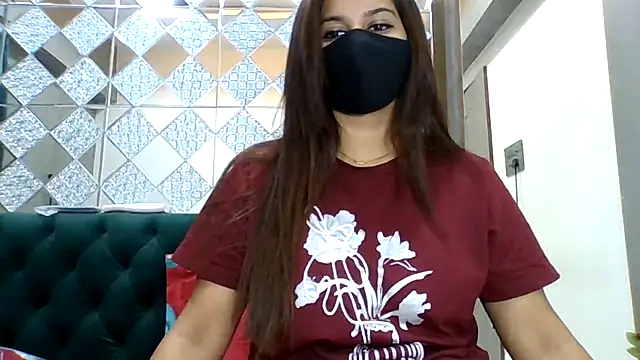 Snapshot of sparkling_queen chatting on 11/10/25, 04:22 sparkling queen online show from 11/10/25, 04:22