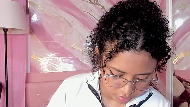 JessyZoe online show from 10/21/25, 02:29