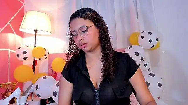 JessyZoe online show from 06/15/26, 05:59