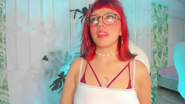 cute hollywood online show from 10/12/25, 08:52