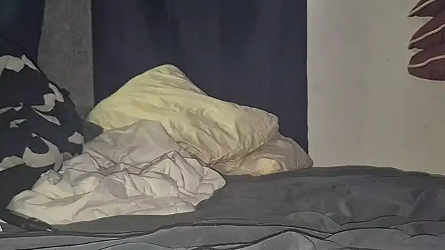 Snapshot of suzyswallowsxxx704 chatting on 11/15/25, 06:59 suzyswallowsxxx704 online show from 11/15/25, 06:59