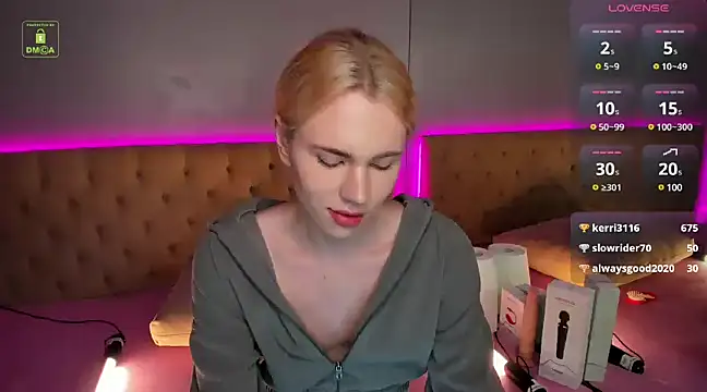 Snapshot of DanielPaige_ chatting on 12/26/24, 07:27 DanielPaige online show from 12/26/24, 07:27