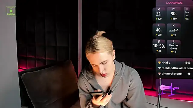 Snapshot of DanielPaige_ chatting on 12/28/24, 03:59 DanielPaige online show from 12/28/24, 03:59