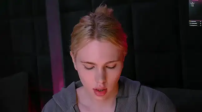 Snapshot of DanielPaige_ chatting on 12/29/24, 07:22 DanielPaige online show from 12/29/24, 07:22