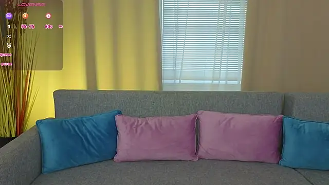 Snapshot of MilaDreamer chatting on 10/02/25, 01:07 MilaDreamer online show from 10/02/25, 01:07