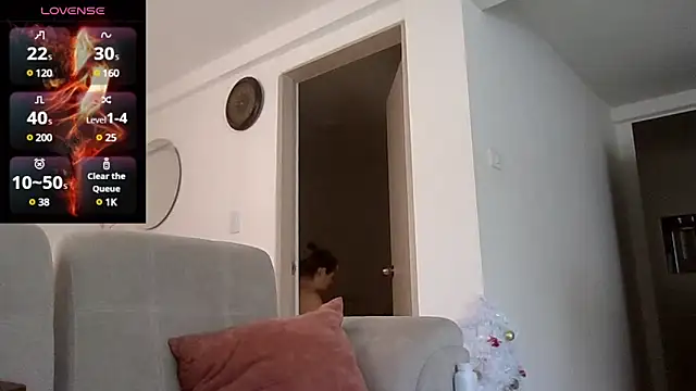 saramartinez1000 online show from 12/12/24, 03:48