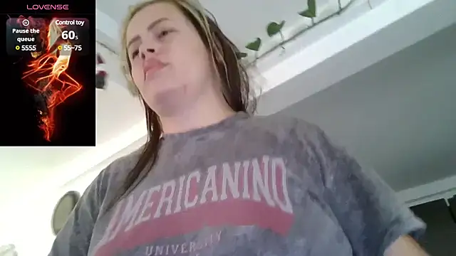 saramartinez1000 online show from 12/18/24, 03:44