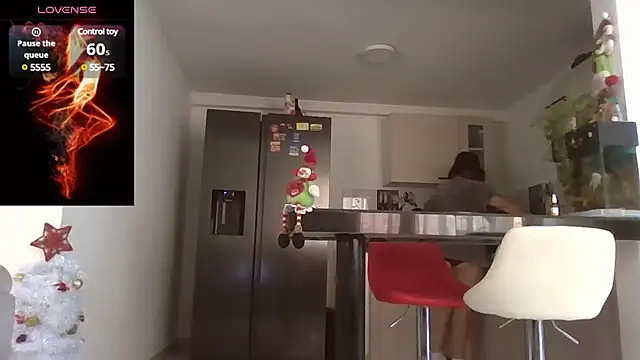 saramartinez1000 online show from 12/27/24, 02:43